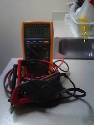 Euc fluke digital mulitmeter w ac current clamp probe