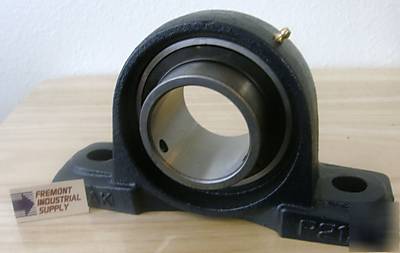 Qty of 2 UCP211-35 pillow block bearing 2 3/16