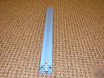 Extruded frame section 40 mm x 40 mm x 44 1/4 