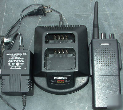 Maxon sp-150 U6 2 way radio w/charger base uhf 16 chan